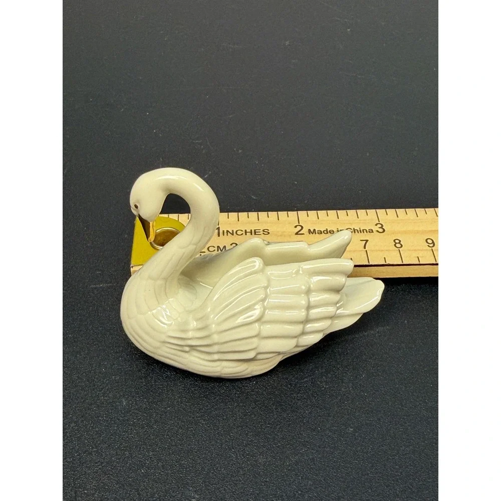 Vintage Lenox Swan Figurine 24K Gold Accents Place Card Holder/Cake Topper - Picture 11 of 16